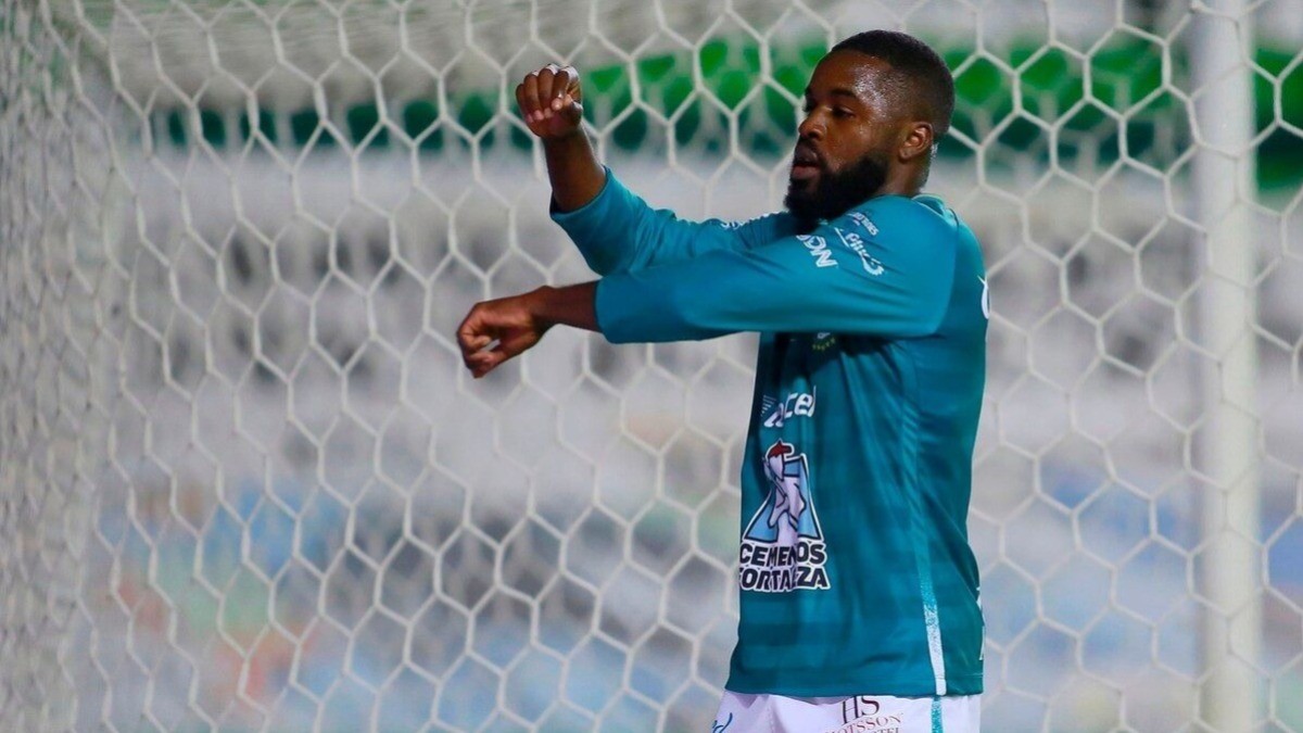 Joel Campbell, cerca de los Rayados de Monterrey