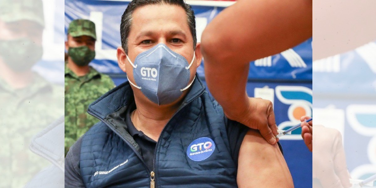 Gobernador exhorta a la ciudadanía a vacunarse para evitar muertes por COVID-19