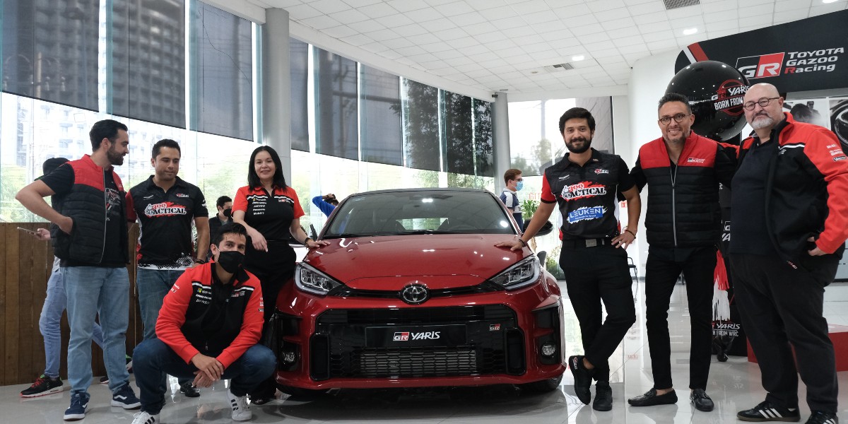 Toyota entrega a piloto leonés los primeros GR Yaris de México