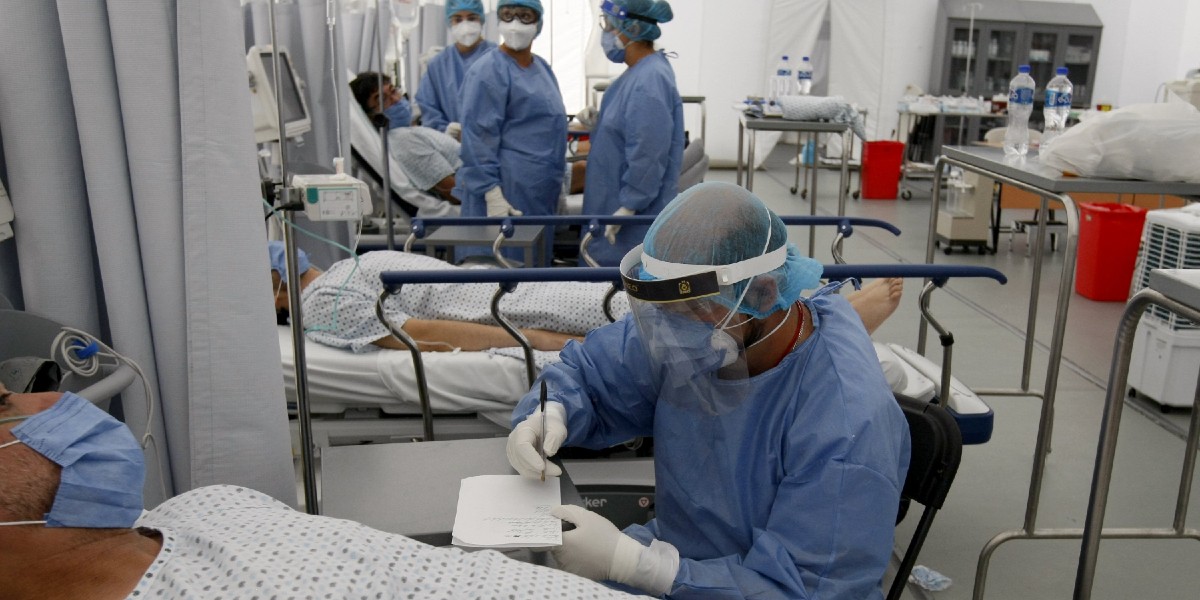 Enfermos de COVID-19 tiene síntomas hasta seis meses después del contagio