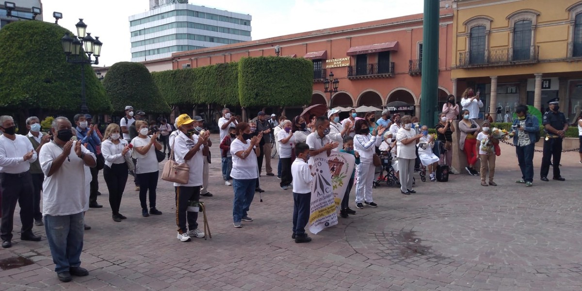 Rinden homenaje a adultos mayores fallecidos a causa del COVID-19
