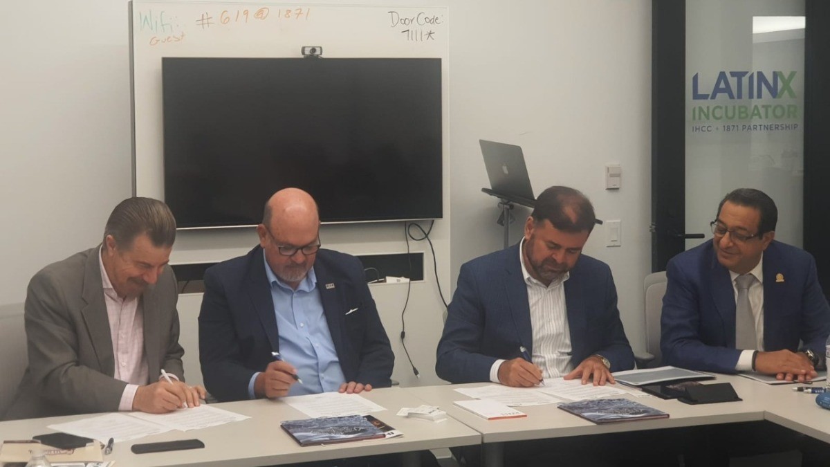 Se reúnen legisladores con Cámaras del Comercio de Illinois y de La Villita