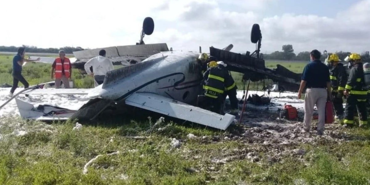 Cae aeronave en Durango; muere piloto, la copiloto está herida