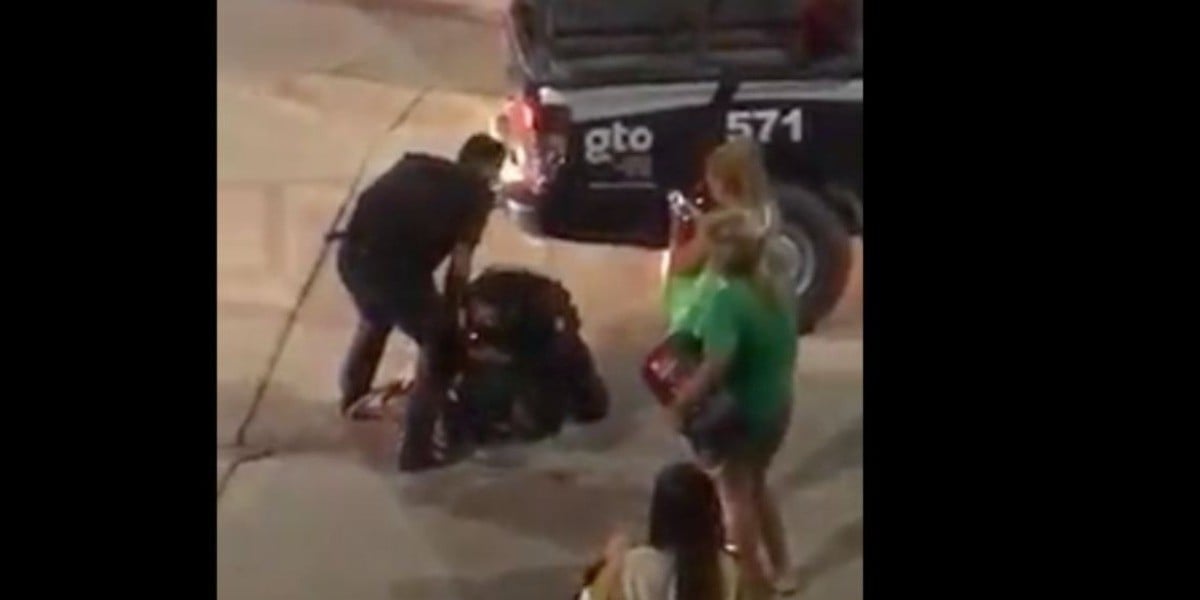 Policías de León golpean a mujer; video queda de evidencia