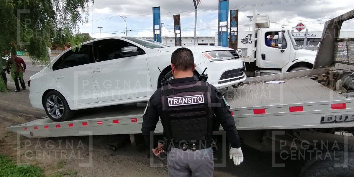 Aseguran automóvil Jetta involucrado en robos a casa habitación