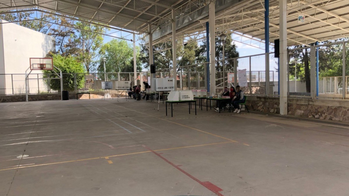 Desairan leoneses consulta popular para enjuiciar a expresidentes