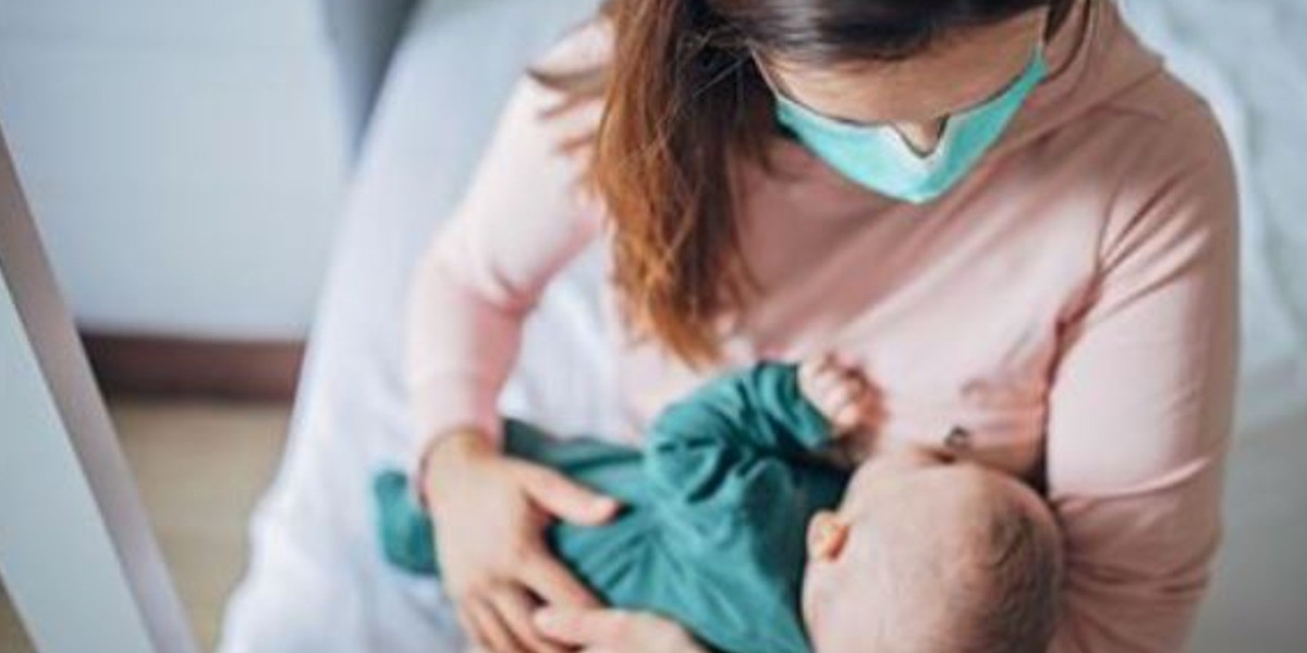 Mujeres con COVID-19 sí pueden amamantar a sus bebés