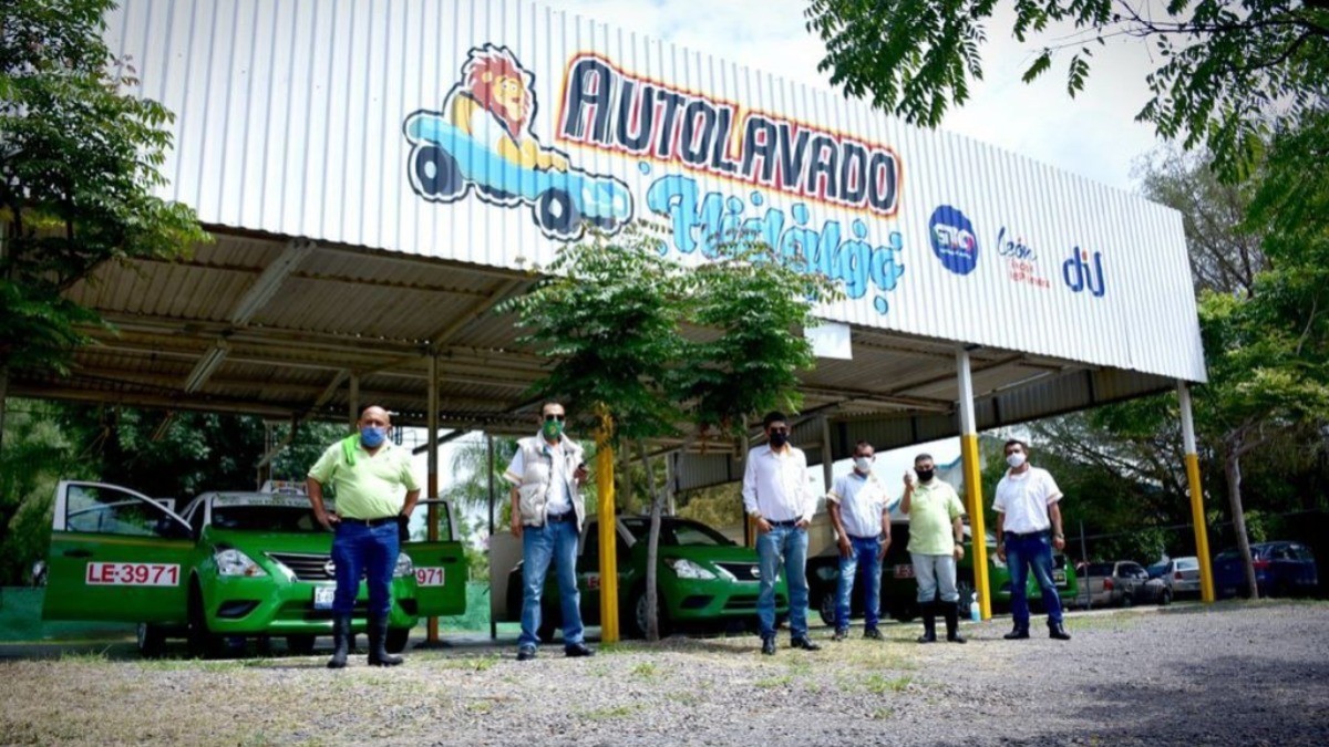 Reanuda autolavado del DIF su servicio en beneficio de niños vulnerables