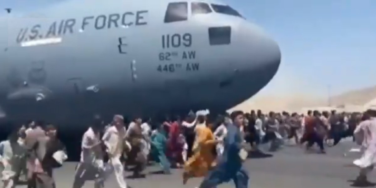 Por lo menos seis muertos en crisis en el Aeropuerto de Kabul