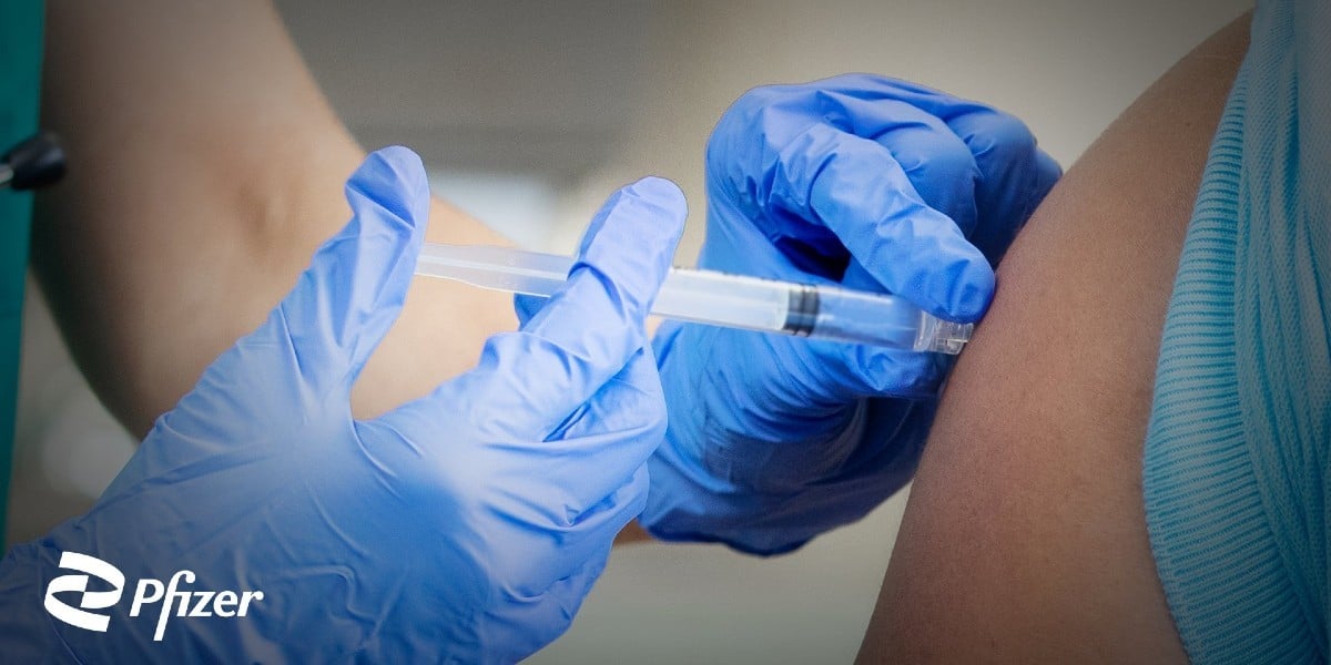 Recibe México nuevo embarque de vacunas de Pfizer