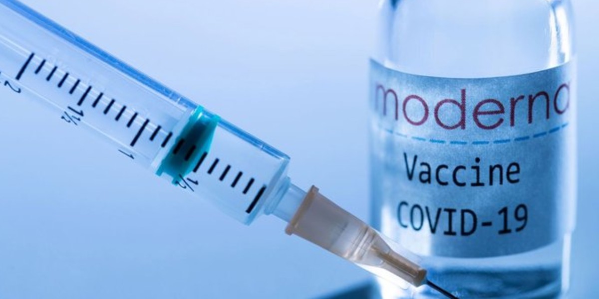 Suspende Japón aplicación de vacunas Moderna