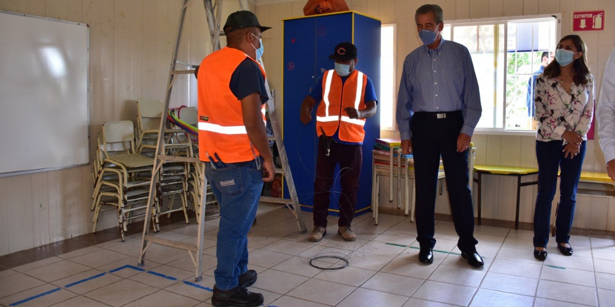 Hay 217 planteles escolares en mantenimiento