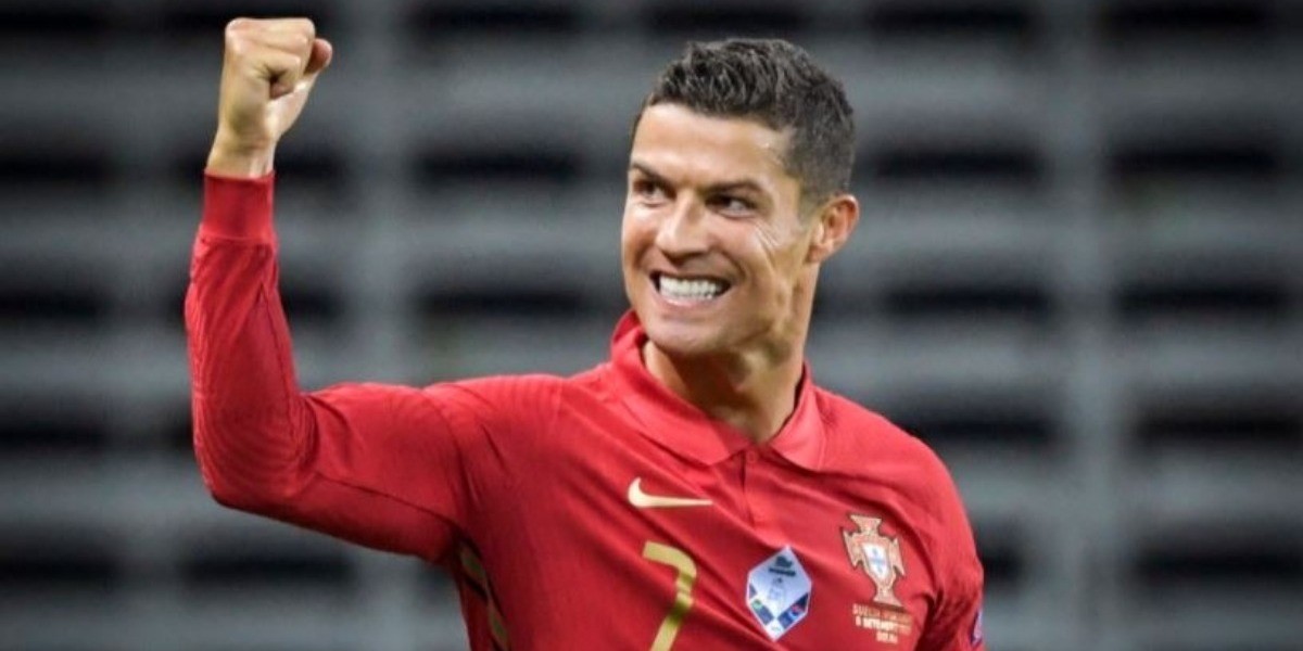 Oficial: Cristiano Ronaldo regresa al Manchester United