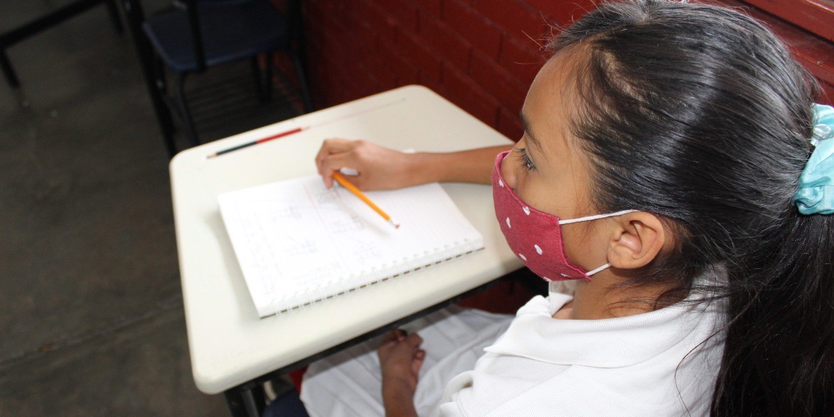 Incertidumbre y temor, la 'nueva normalidad' en este regreso presencial a clases