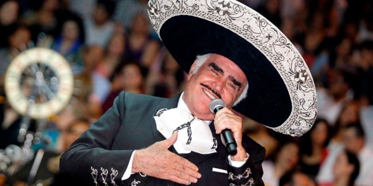 Colocan sonda de alimentación a Vicente Fernández