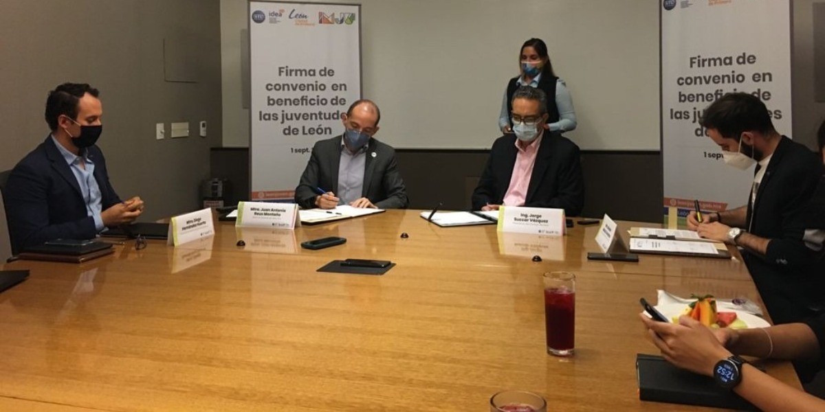 Idea e Imju firman convenio para impulsar proyectos a más de 11 mil jóvenes