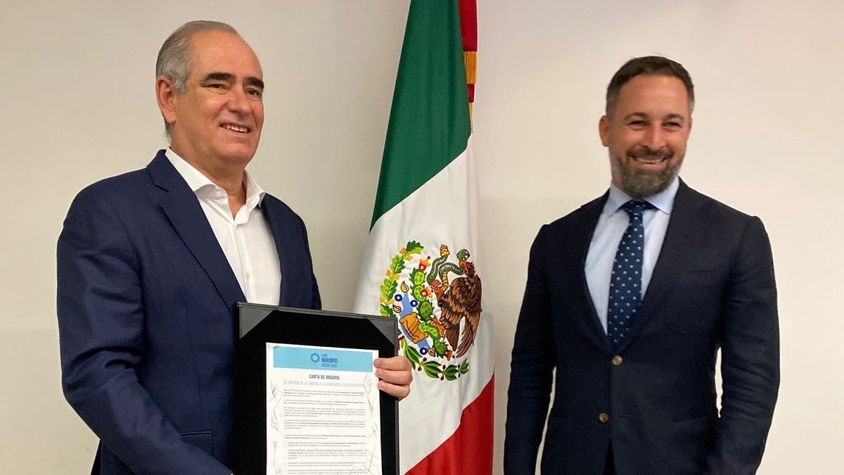 Causa polémica reunión de panistas con ultraderechistas españoles