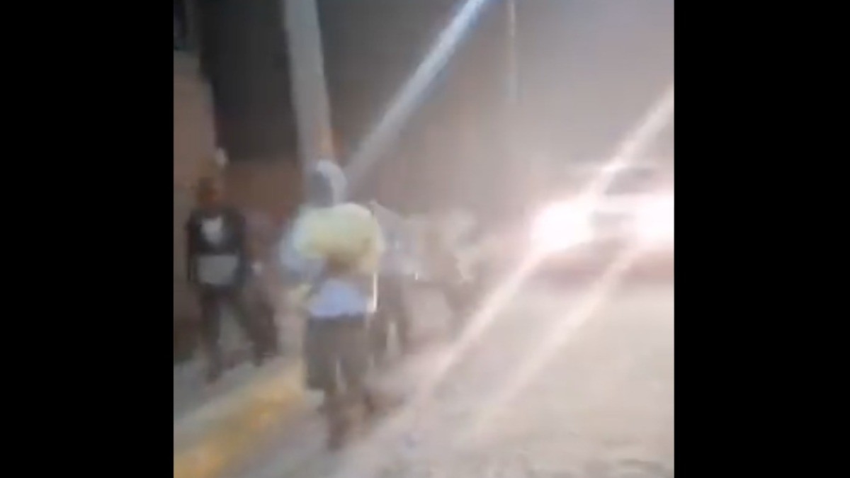 Rumor de presa rota por sismo causa huida de habitantes de San Felipe