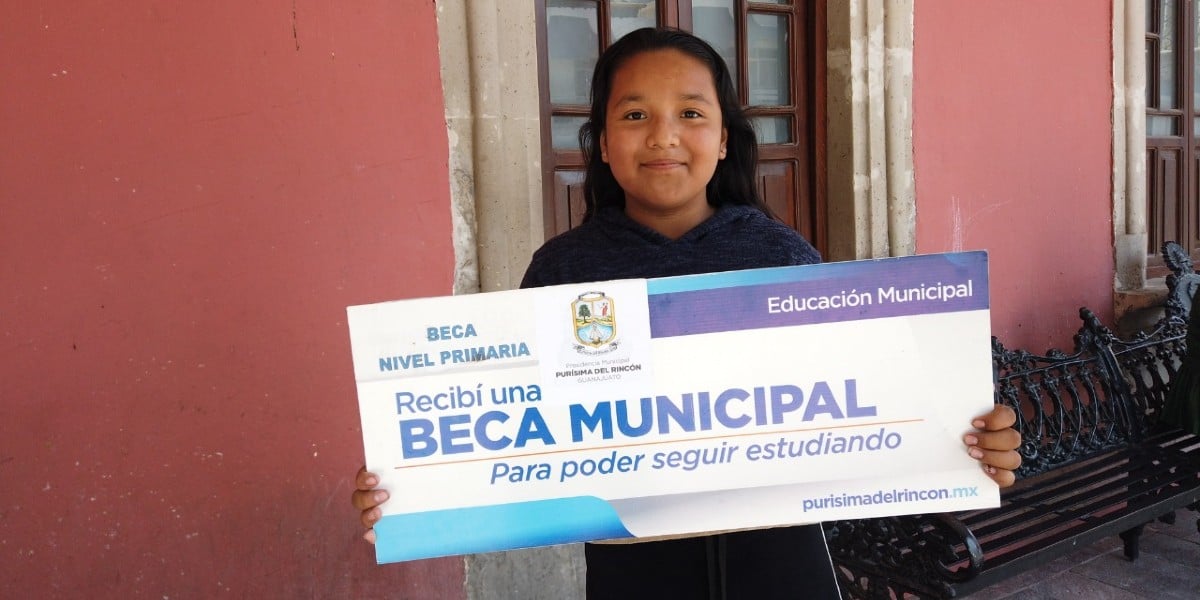 Entregan en Purísima 222 becas 'Por la grandeza de nuestros estudiantes'