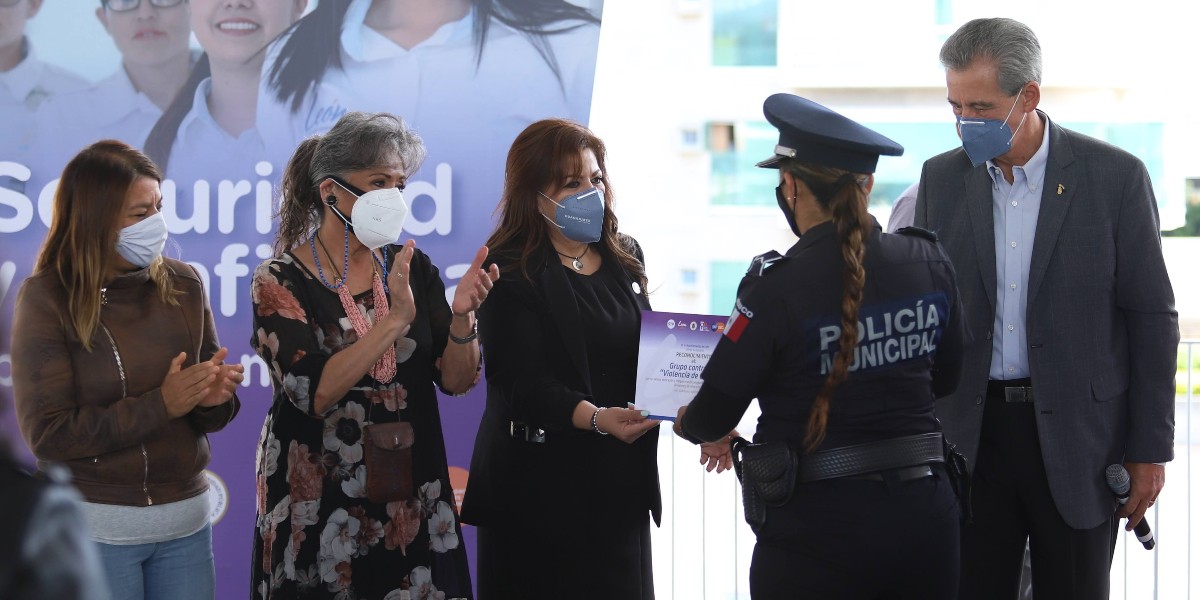 Reconocen mujeres a Policía Especializada en Violencia de Género