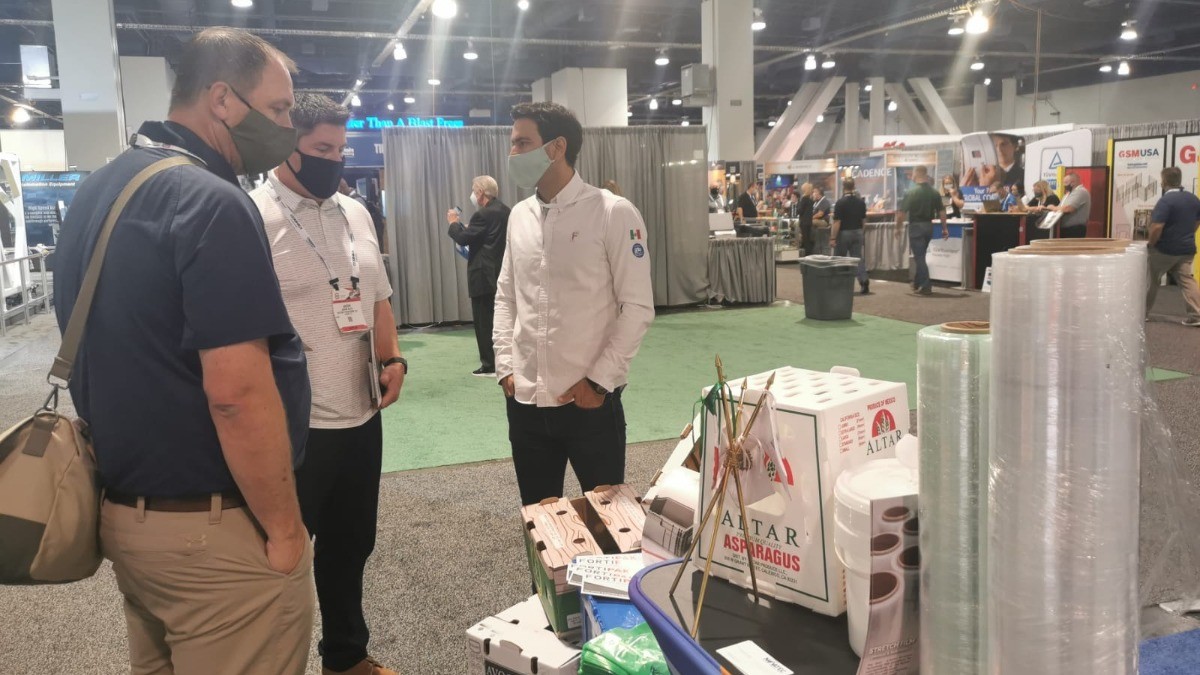 Promueve Cofoce a empresas de empaques en feria internacional en Las Vegas