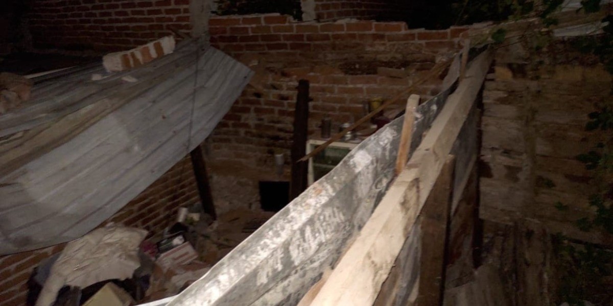 Leonés estaba descansando y su vivienda colapsó encima