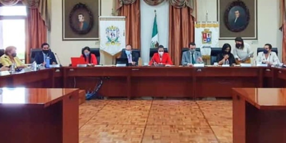 Avala Ayuntamiento de León desaparición de 147 plazas