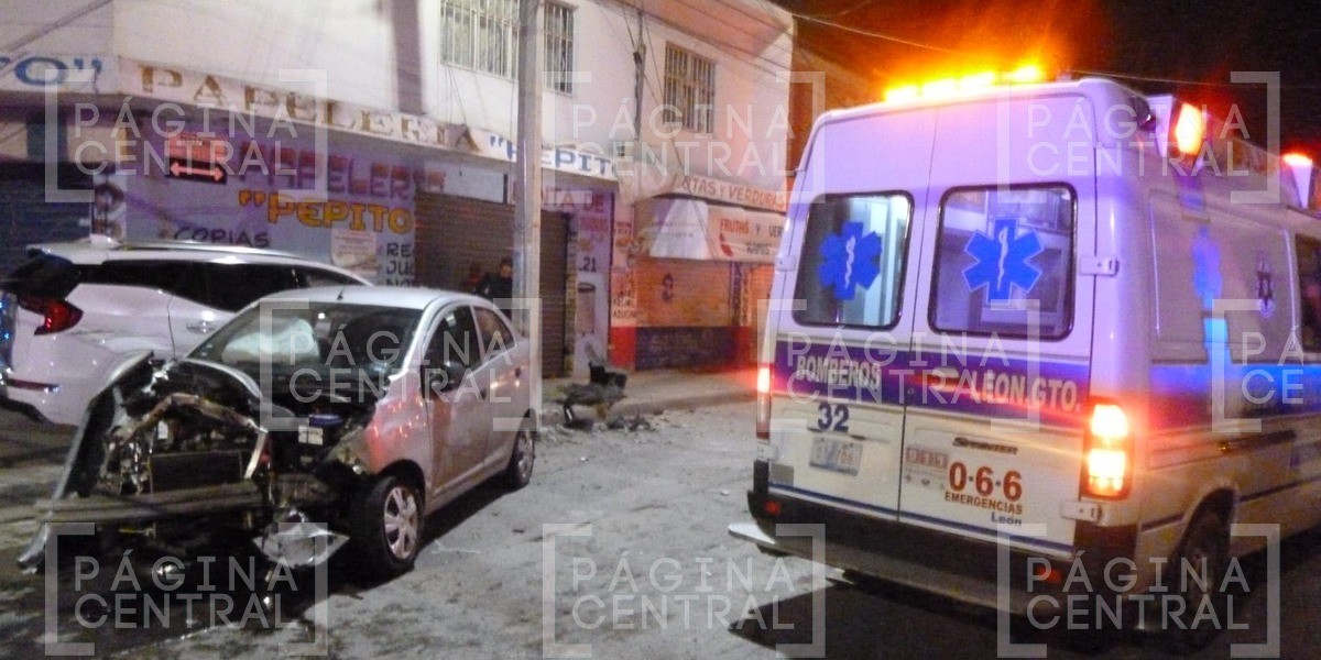 Choque en Valle de León deja dos heridos