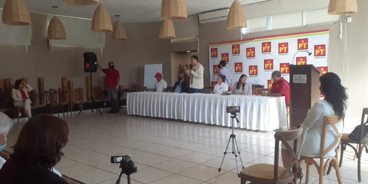 Empresarios alineados al PAN buscan ‘descuartizar’ a la CFE: Noroña