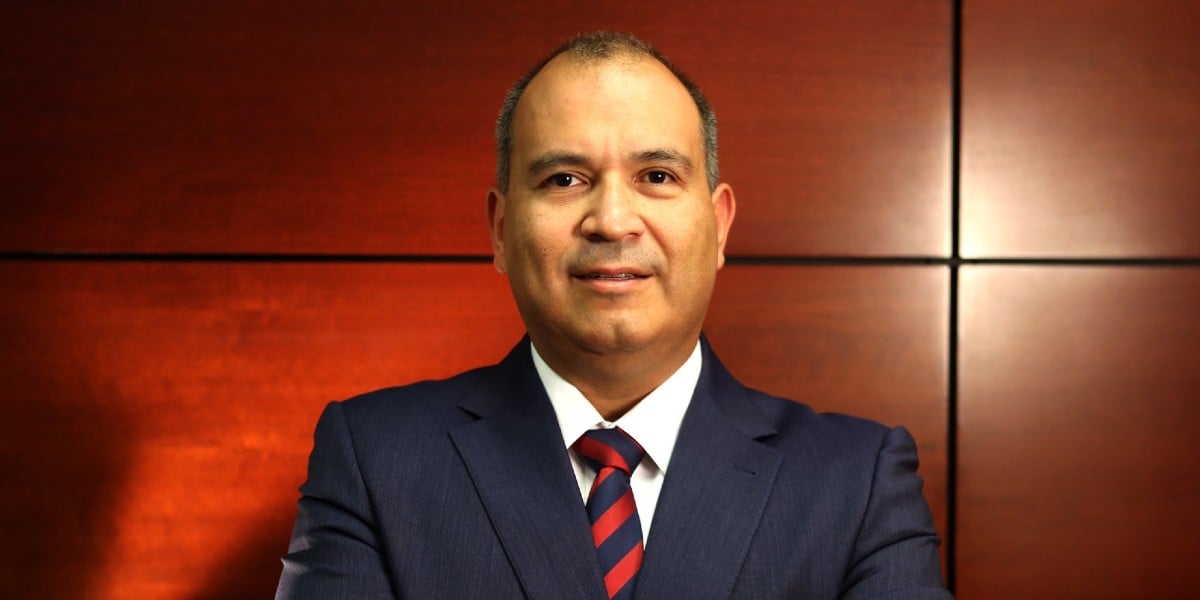 Ordenan arrestar a otro exdirector de Pemex