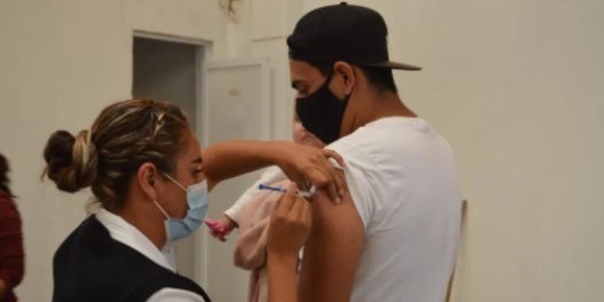 Más del 80% de hospitalizados por COVID-19 no están vacunados