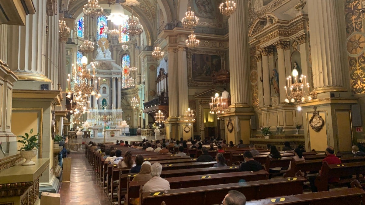 Iglesias al 100% a partir del lunes