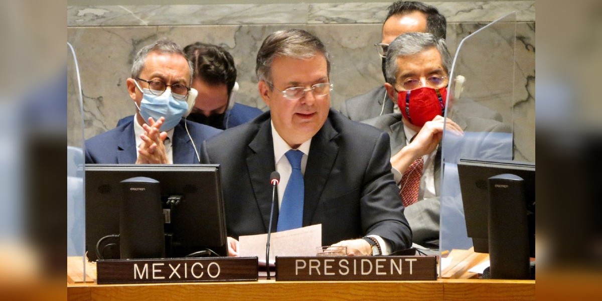Ebrard pide a la ONU regular el tráfico de armas