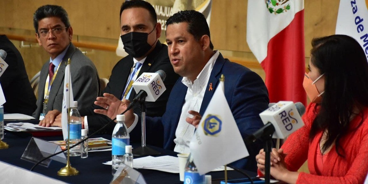 Alista gobernador solicitudes para AMLO; ampliación de Ceresos, una de las peticiones