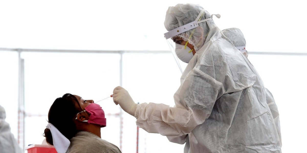 Llega ómicron a Estados Unidos