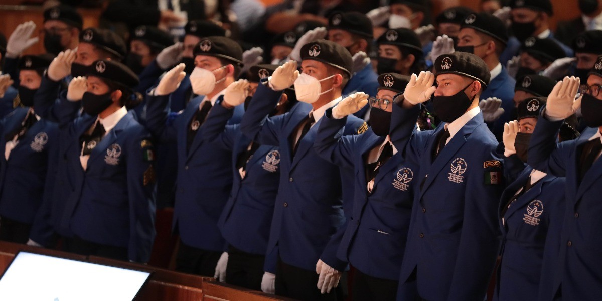 Invita gobernador a egresados del Bachillerato Bivalente Militarizado a sumarse a las FSPE