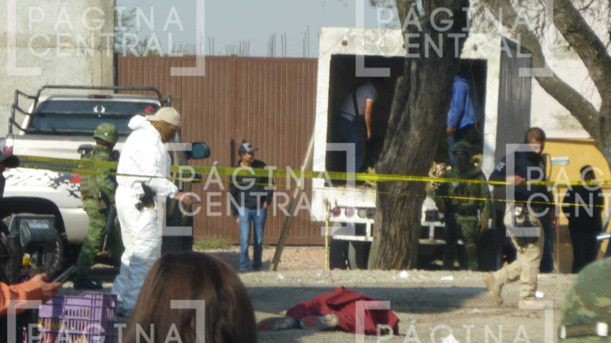 Matan a dos en ataque a balazos en la Central de Abastos