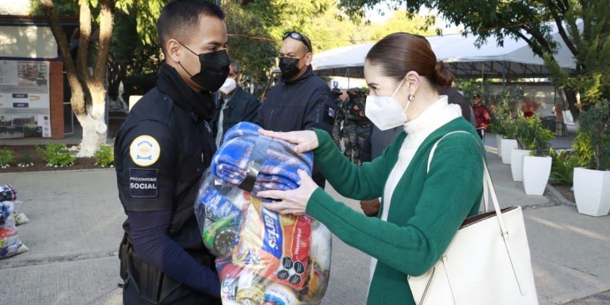 Reconoce León Agradecido a 48 oficiales de Policía Municipal