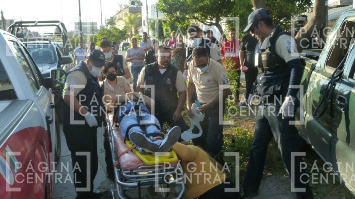 Atropella a persona, huye y choca en Téllez Cruces