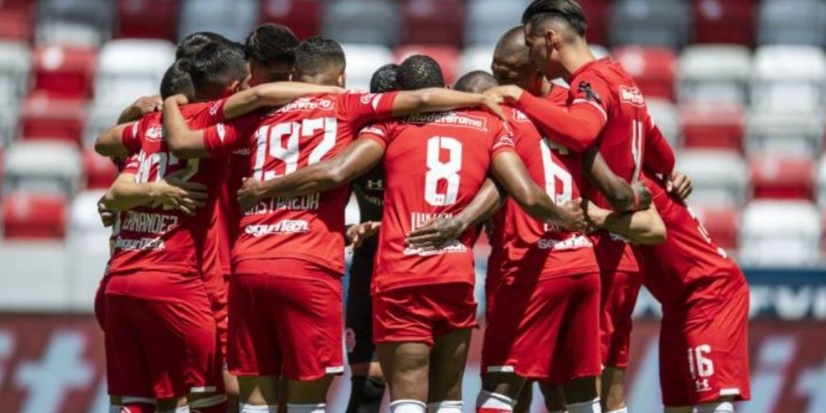 Detectan casos de COVID-19 en planteles del Toluca y Chivas