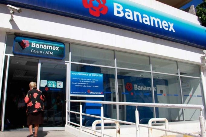 Banorte y Santander posibles compradores de Banamex