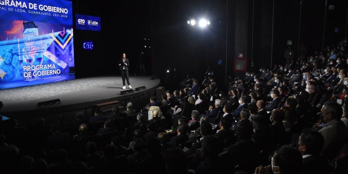 Con aforo 'al tope', Ale Gutiérrez da a conocer su plan de gobierno