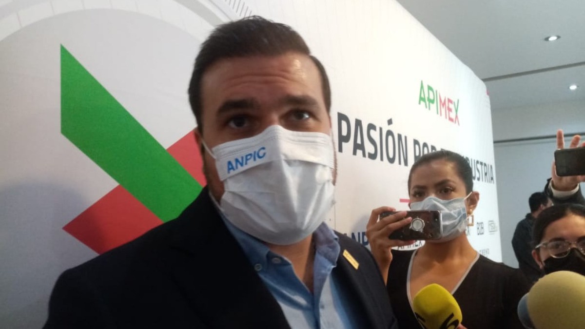 Se contagian en casa y no van a trabajar: presidente de APIMEX
