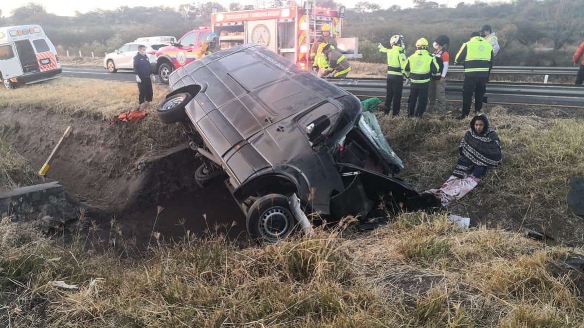 Deja 12 muertos fuerte accidente en autopista en Lagos de Moreno