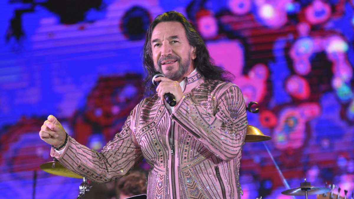 Vitorean a Marco Antonio Solís en la Feria