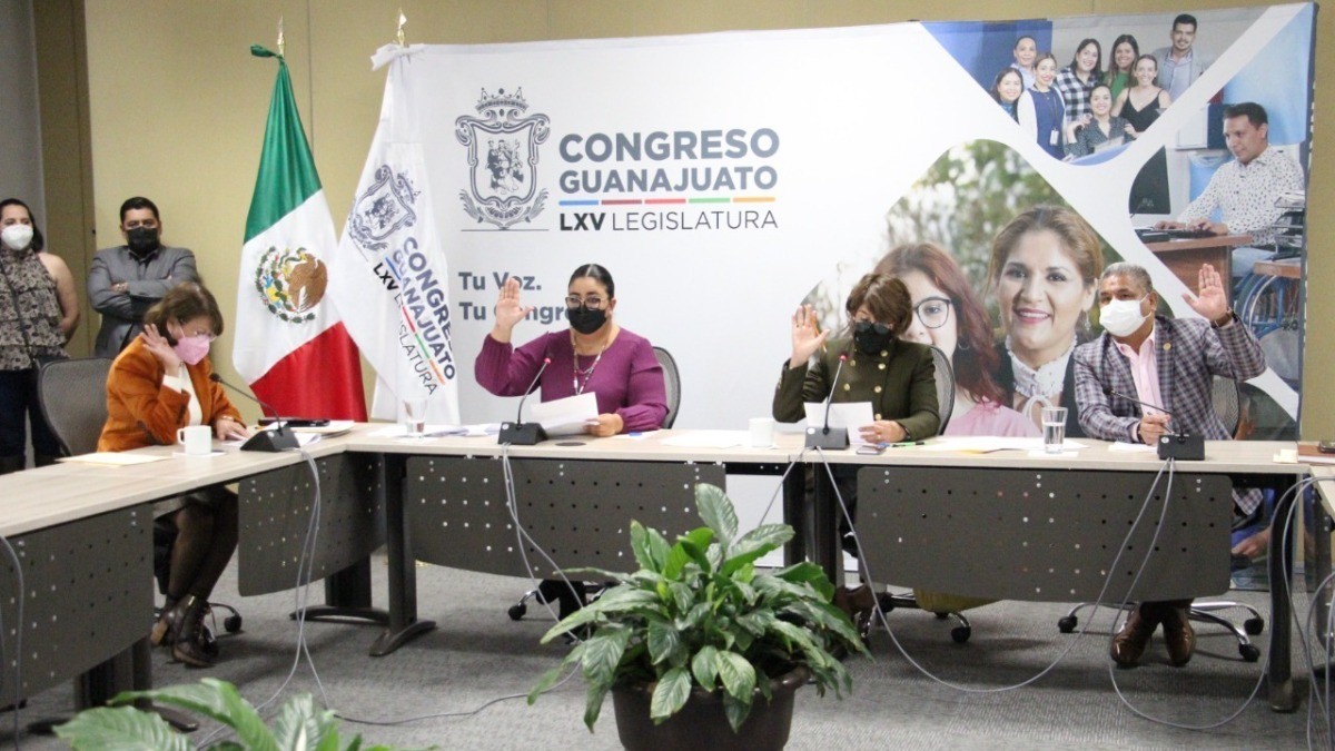 Manejo estatal de esquemas de vacunación, demandan diputadas