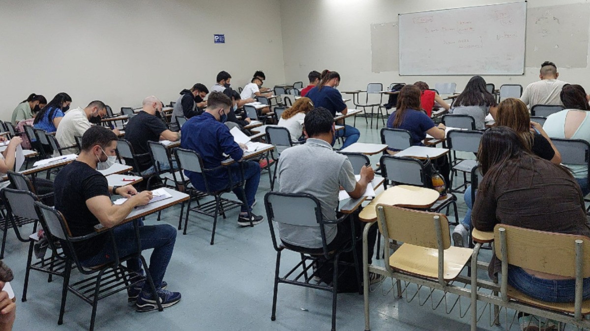 Regresa UG a las aulas... pero solo al 75%