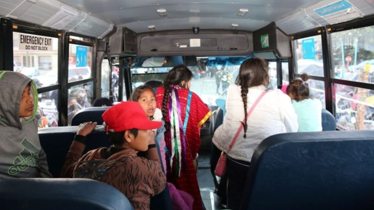 Reubican a familias migrantes de albergue en el Chaparral