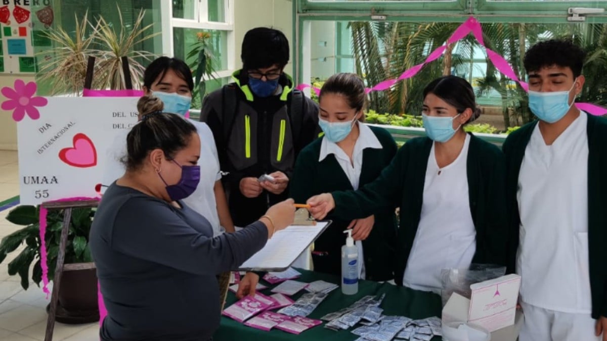 Promueve IMSS uso de condón para proteger la salud