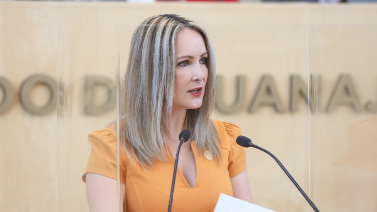 Buscan paridad de género en cargos públicos mayores